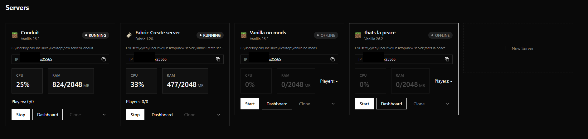 A running Fabric server card on Coalstack's Servers page showing live CPU, RAM, and player count
